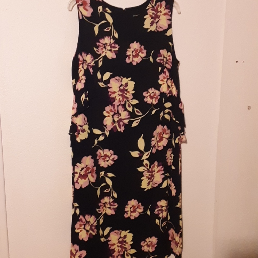 Dress - Picture 2 of 4